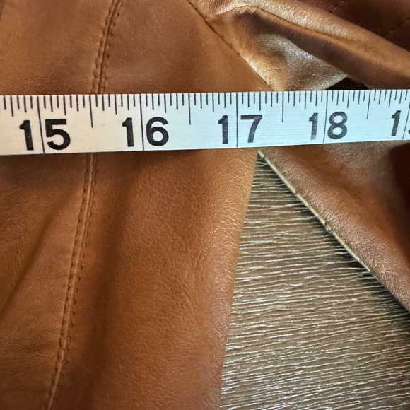 🌟 Vintage Suzy Shier Faux Leather Moto Jacket - Small (S/P) - Cognac Brown 🌟 - Picture 9 of 13